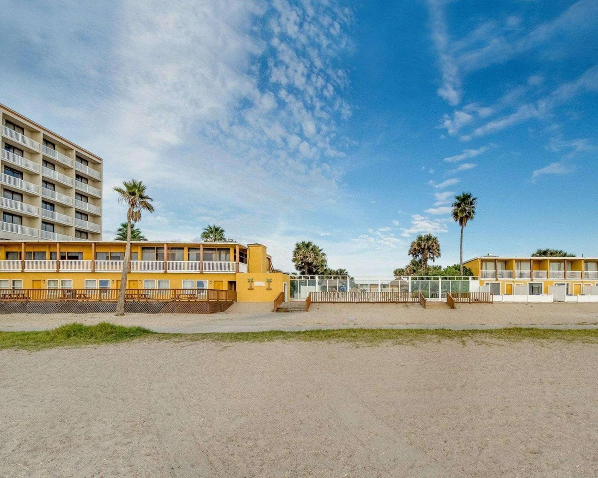 Quality Inn & Suites On The Beach Corpus Christi Exterior photo